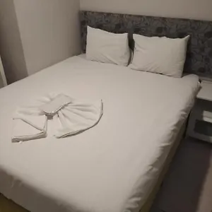 Adams Aparthotel