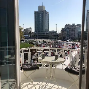 Great View Of Taksim Square, Luxury Furnished On Main Street Of Taksim, Partial Sea View Апартаменты
